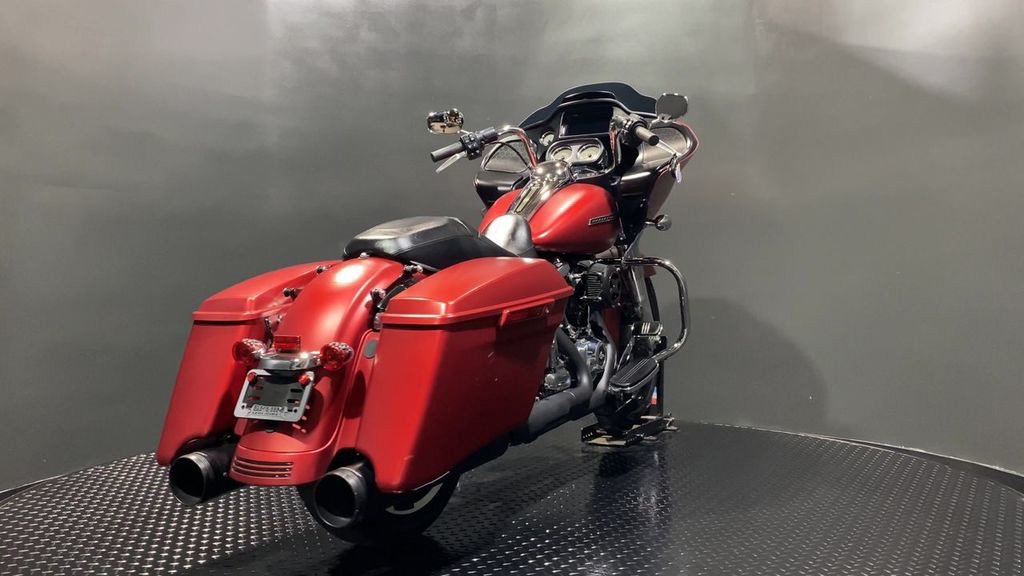 Road Glide®
