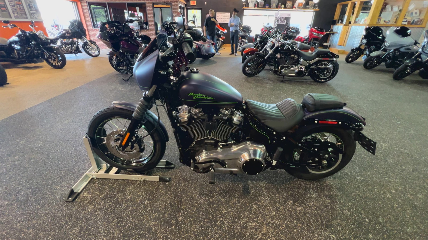 Street Bob®