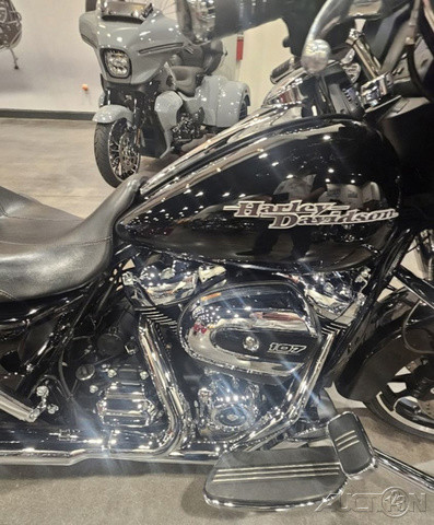 Street Glide®