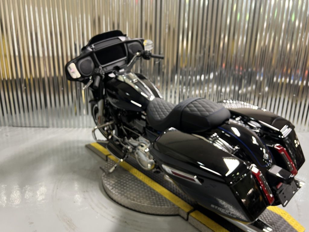 Street Glide®