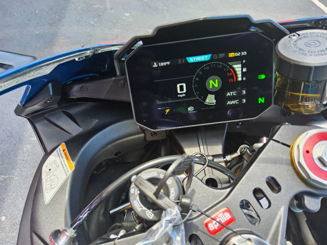 RSV4 1100