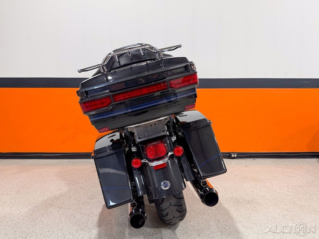 CVO® Ultra Classic® Electra Glide® 110th Anv. Ed.