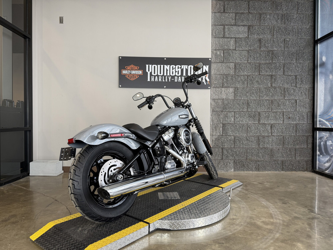 Street Bob®