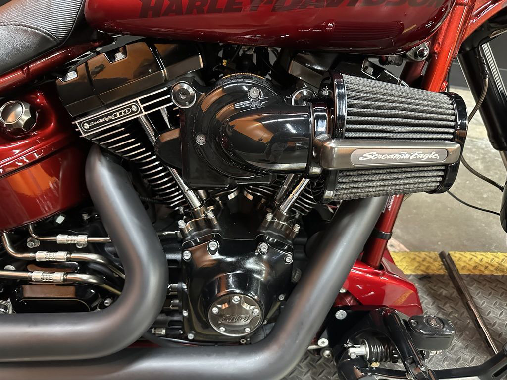 CVO® Pro Street Breakout®