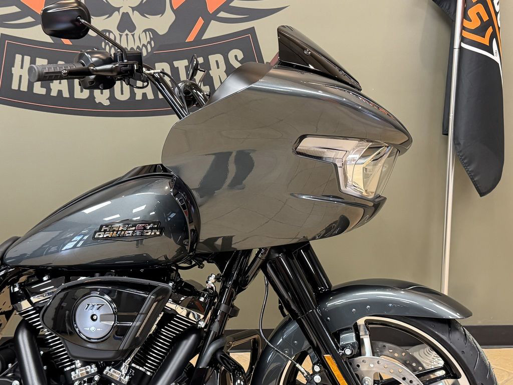 Road Glide®
