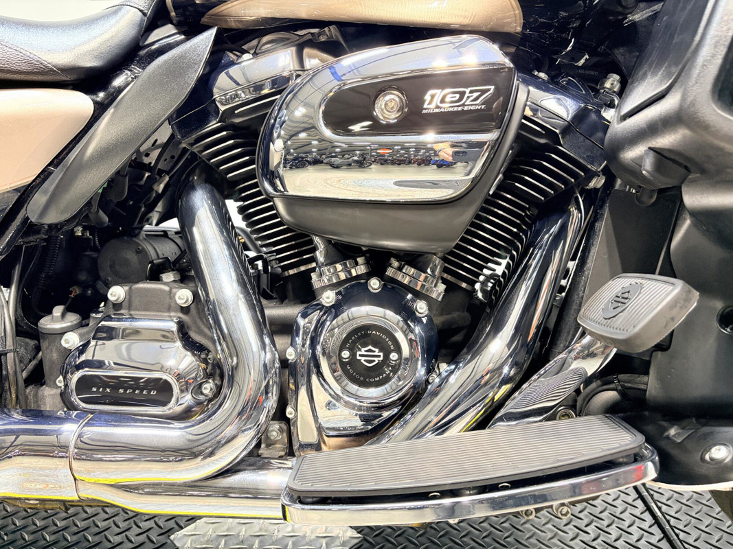 Road Glide® Ultra