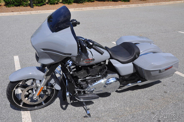 Street Glide®