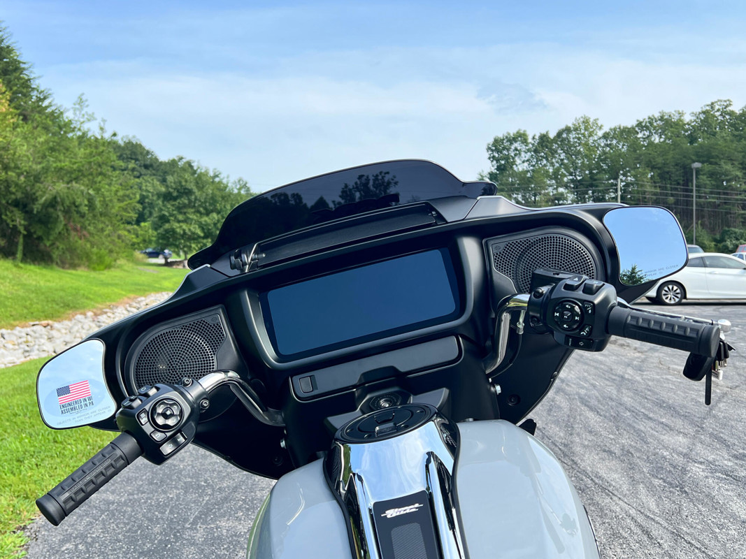 Street Glide®