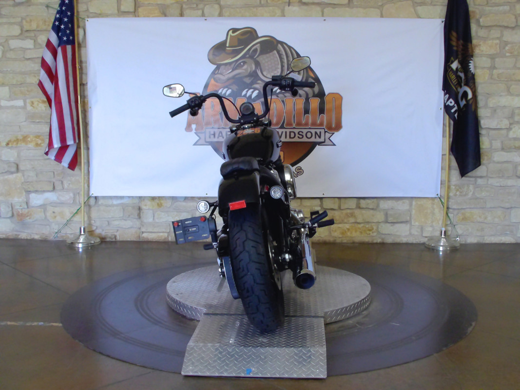 Street Bob®