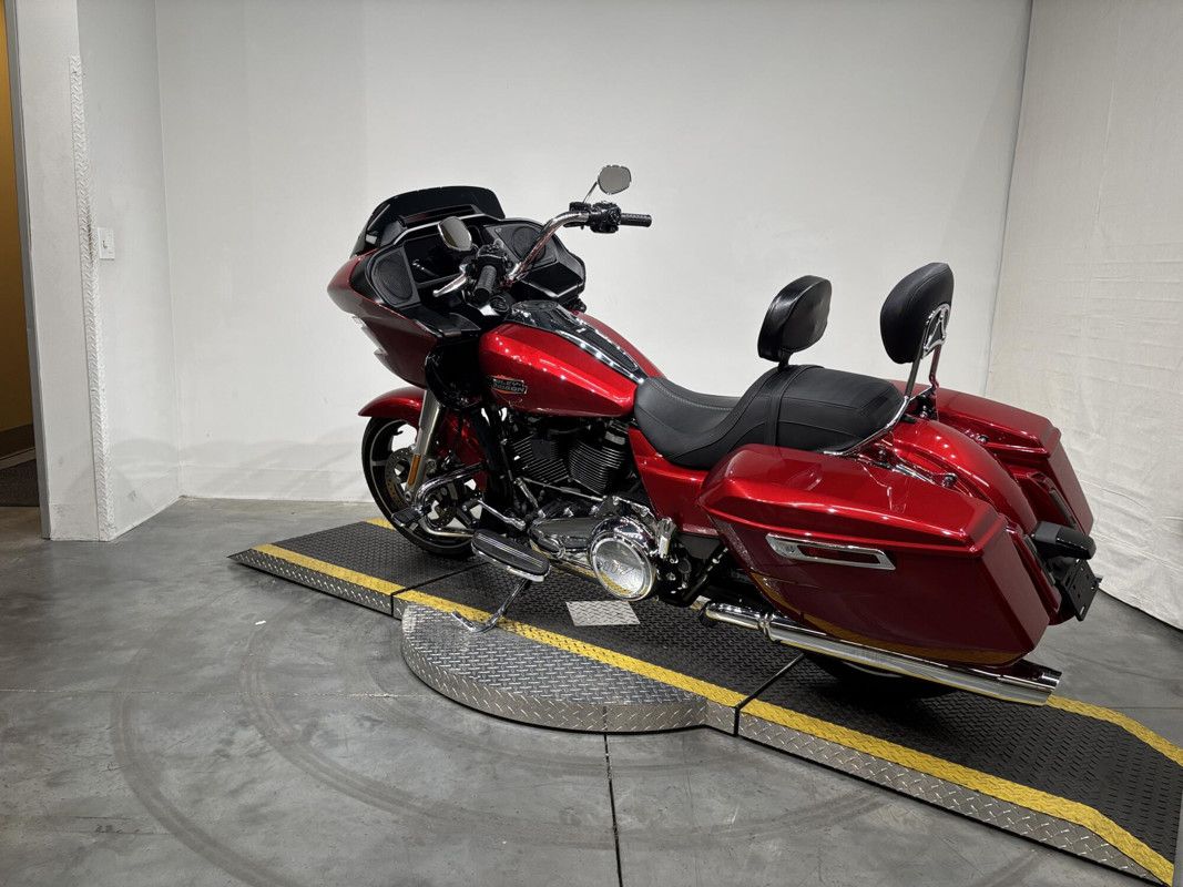 Road Glide®