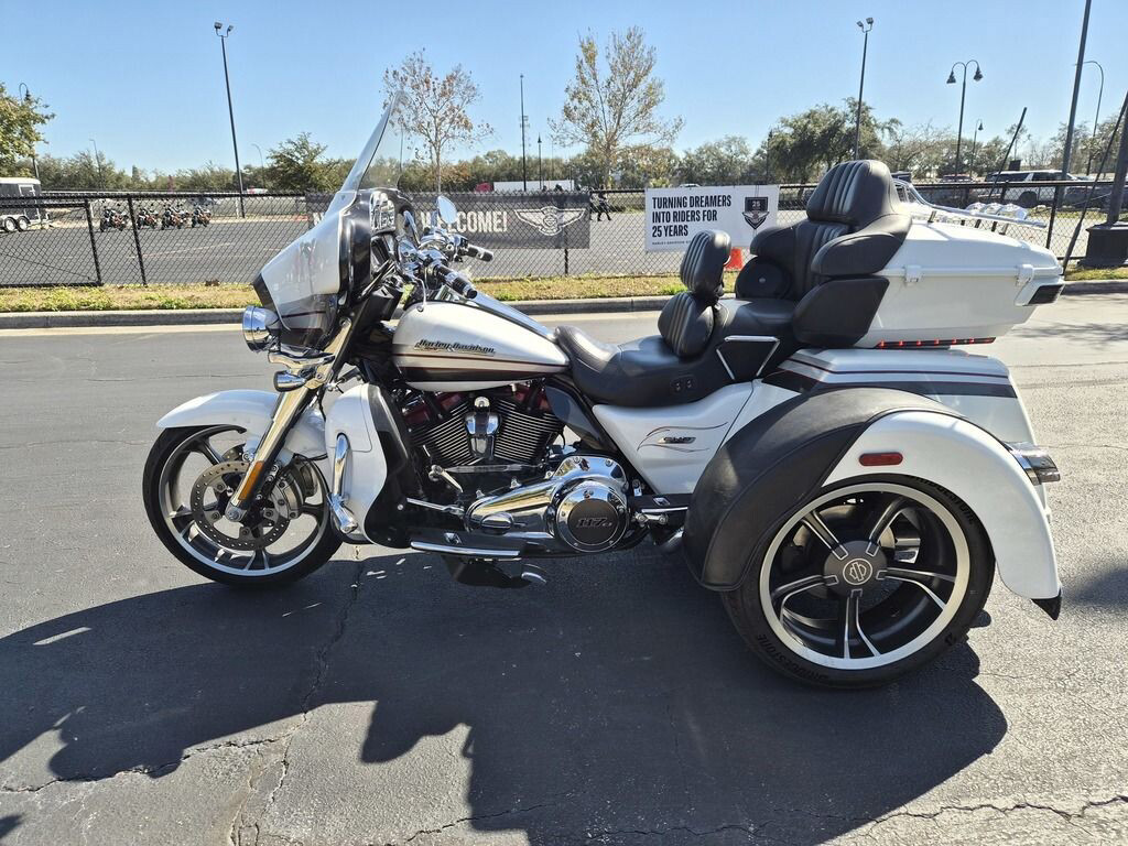 CVO Tri Glide® Ultra