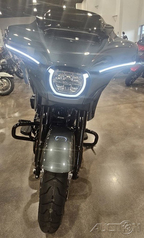 Street Glide®
