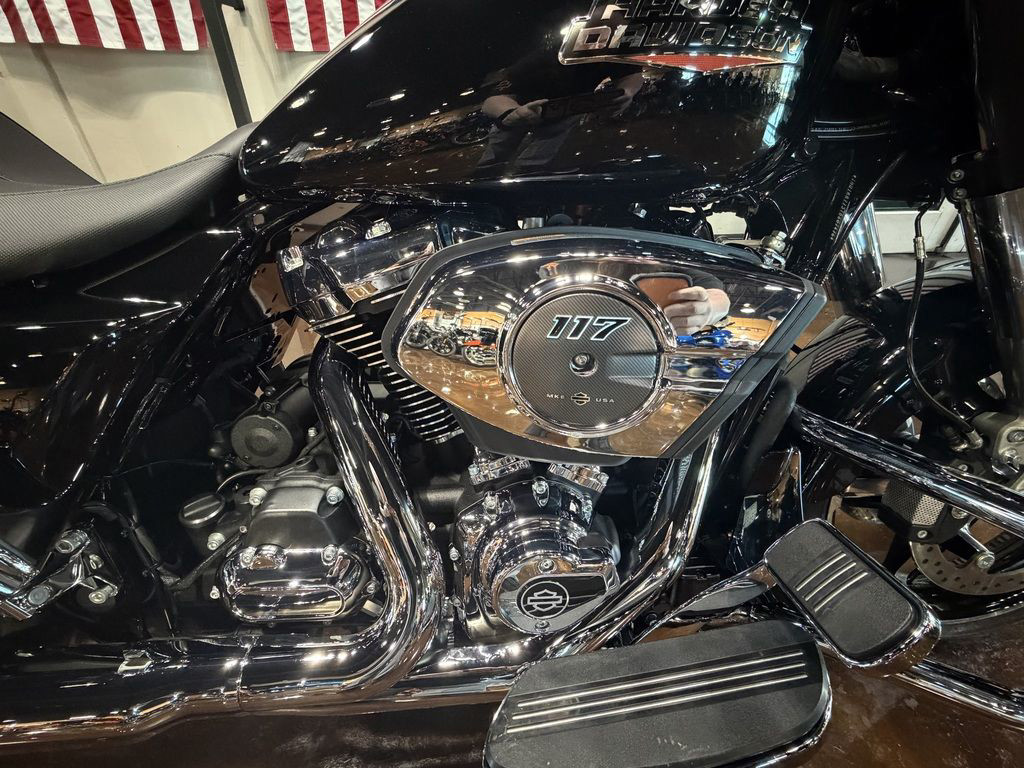 Street Glide®
