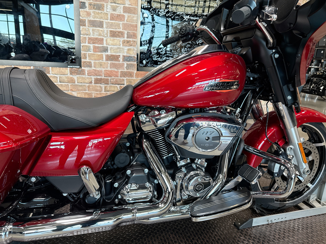 Street Glide®
