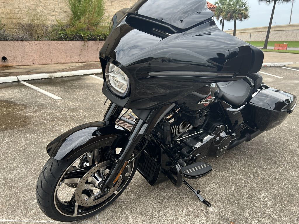 Street Glide®