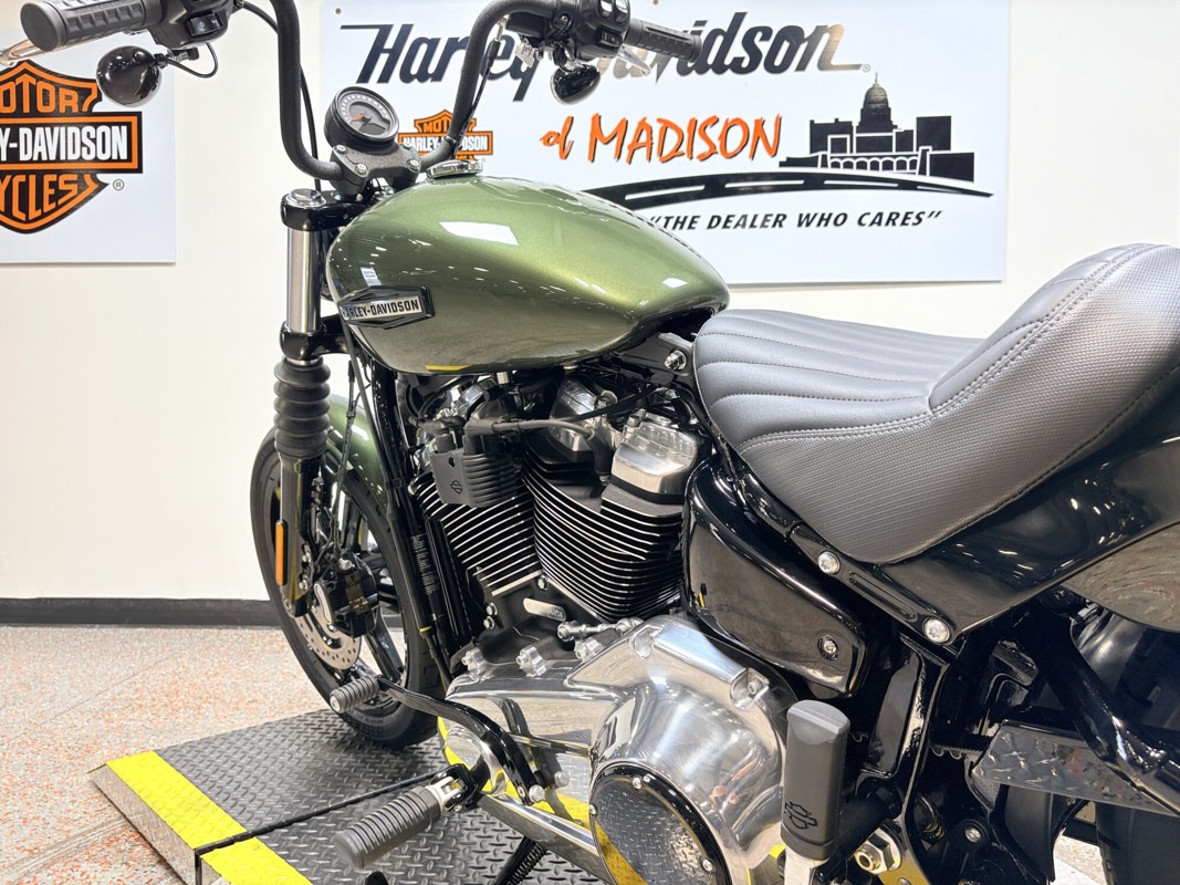 Street Bob®