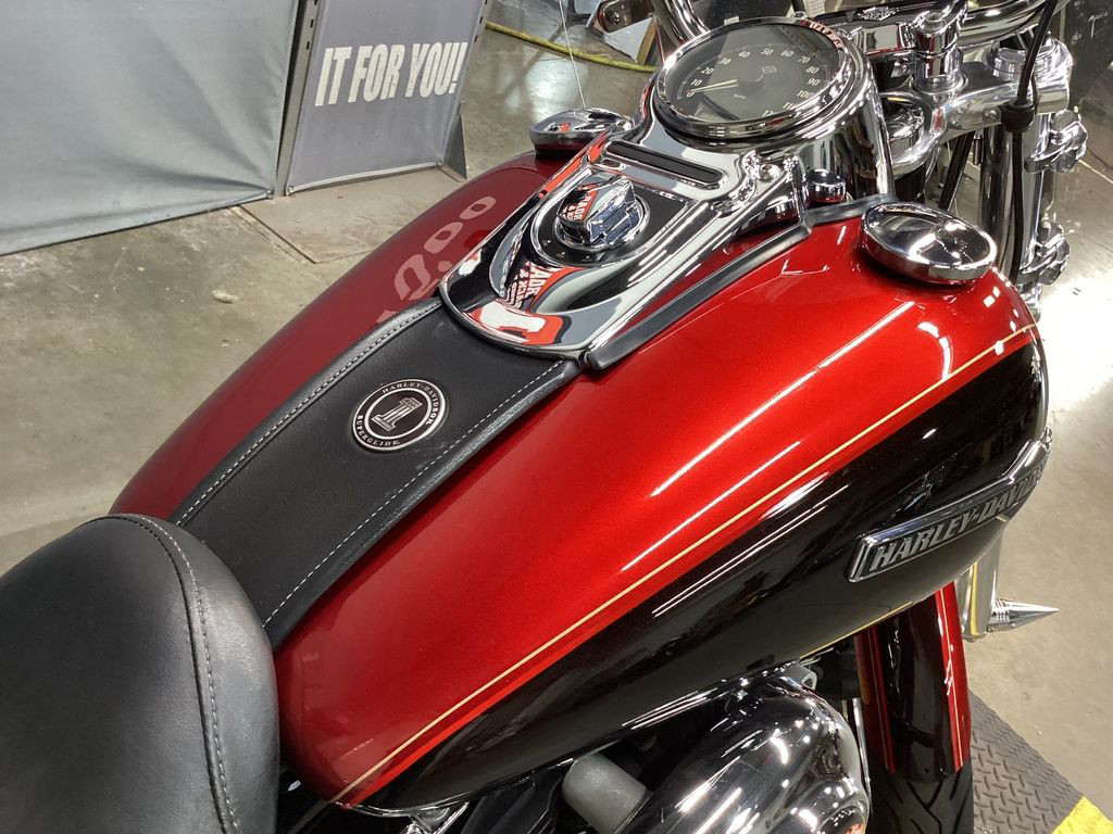 Dyna® Super Glide® Custom