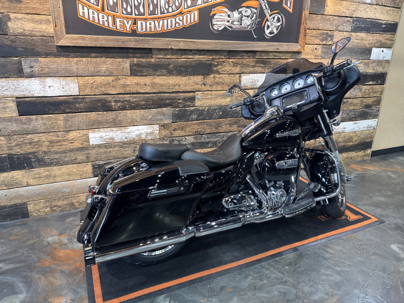 Street Glide®
