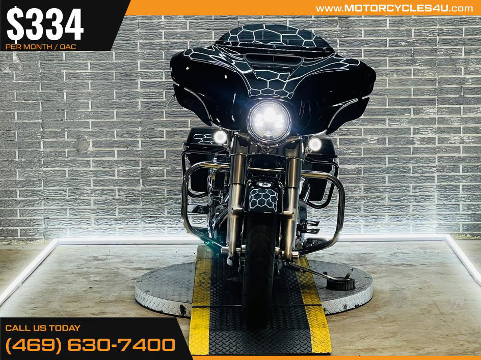 Street Glide®