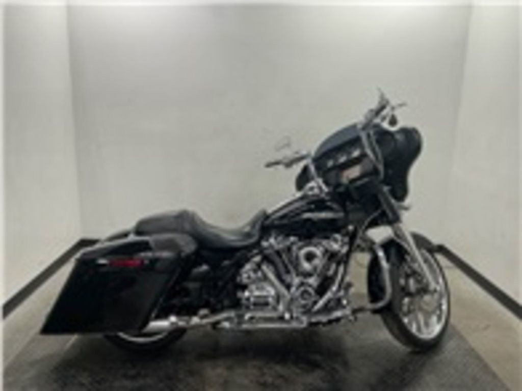 Street Glide®
