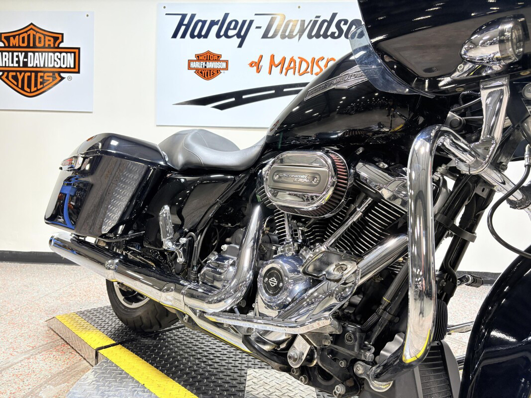 Road Glide®