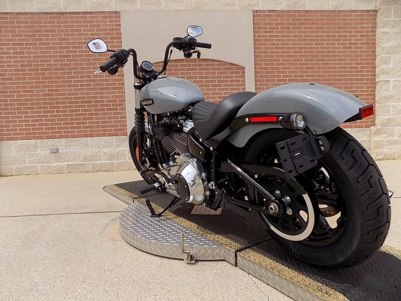 Street Bob®