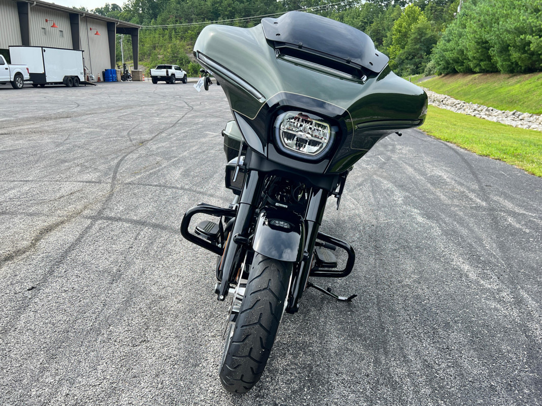 Street Glide®