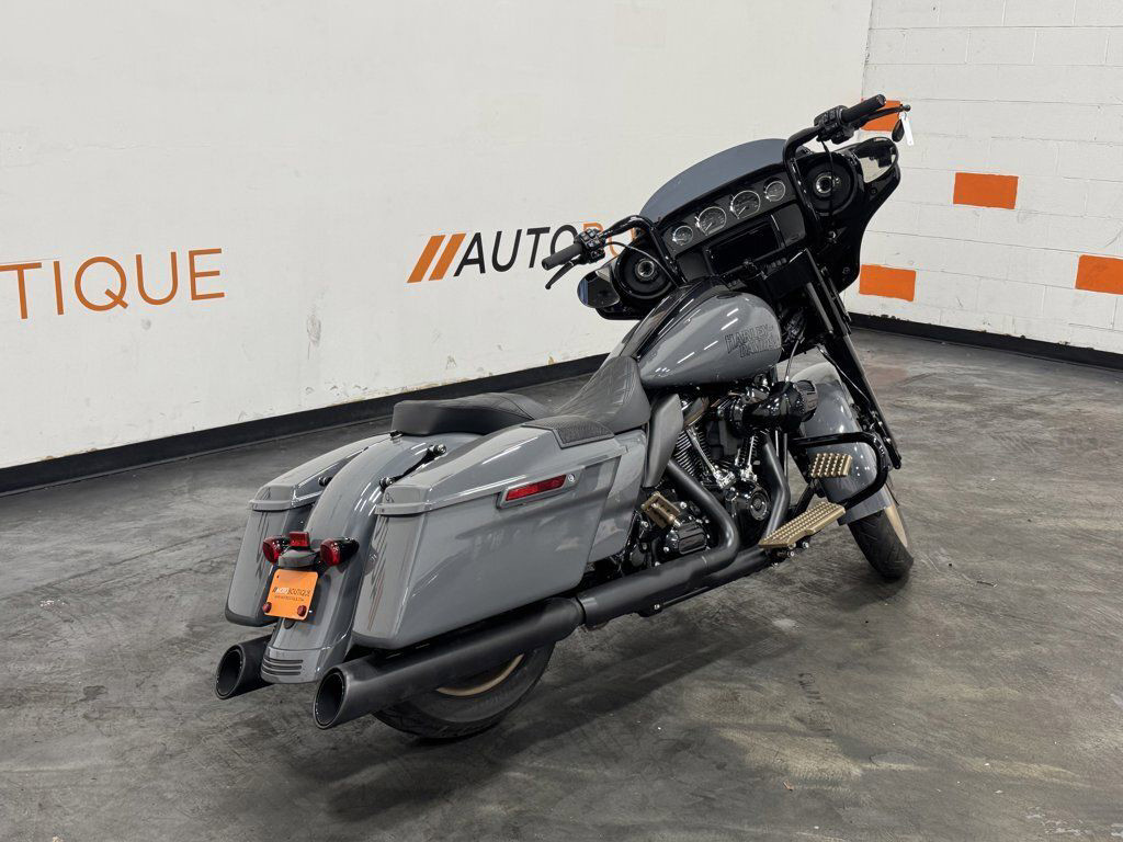 Street Glide® ST