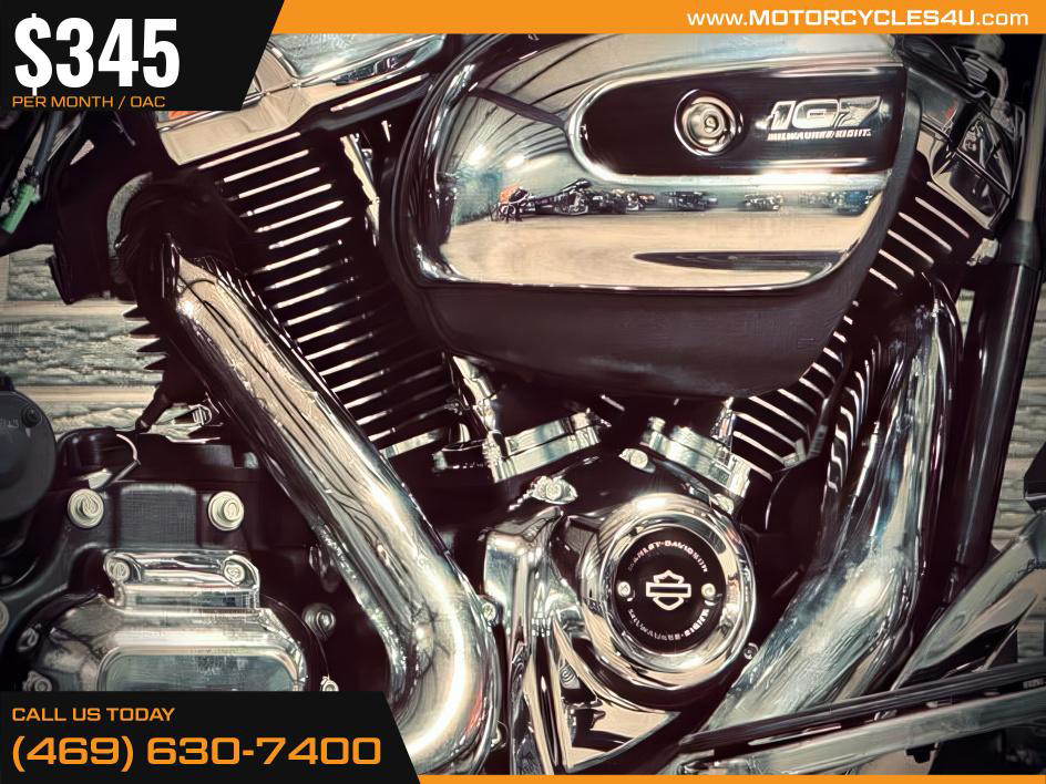 Street Glide®