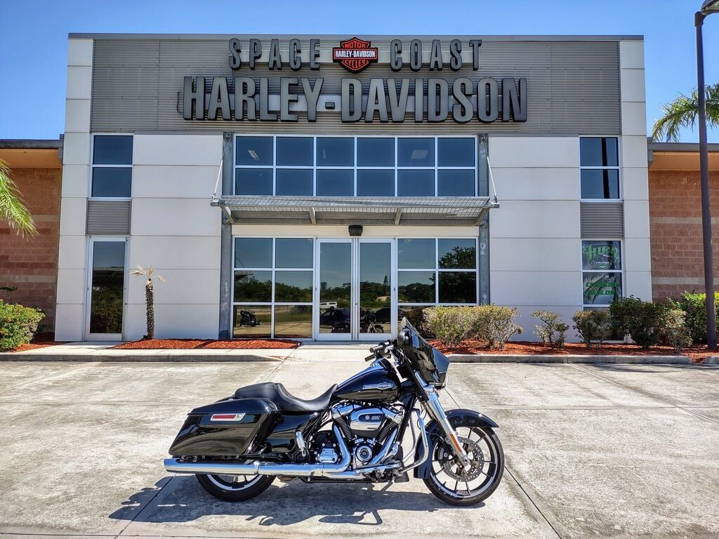 Street Glide®
