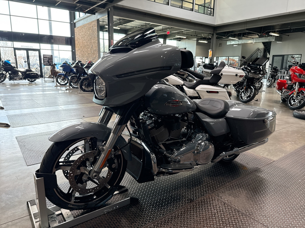 Street Glide®