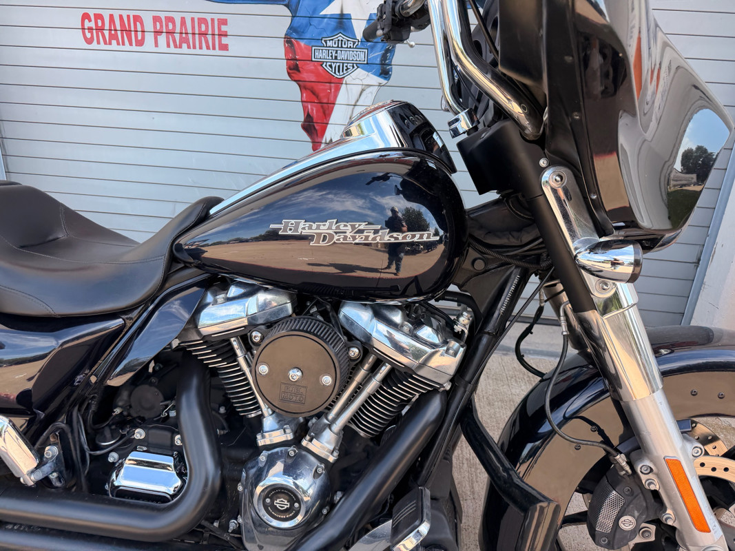 Street Glide®