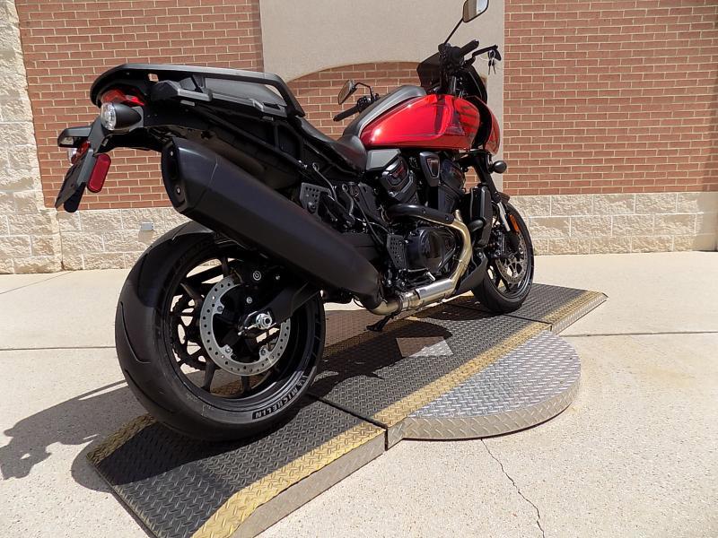 Pan America® 1250 ST