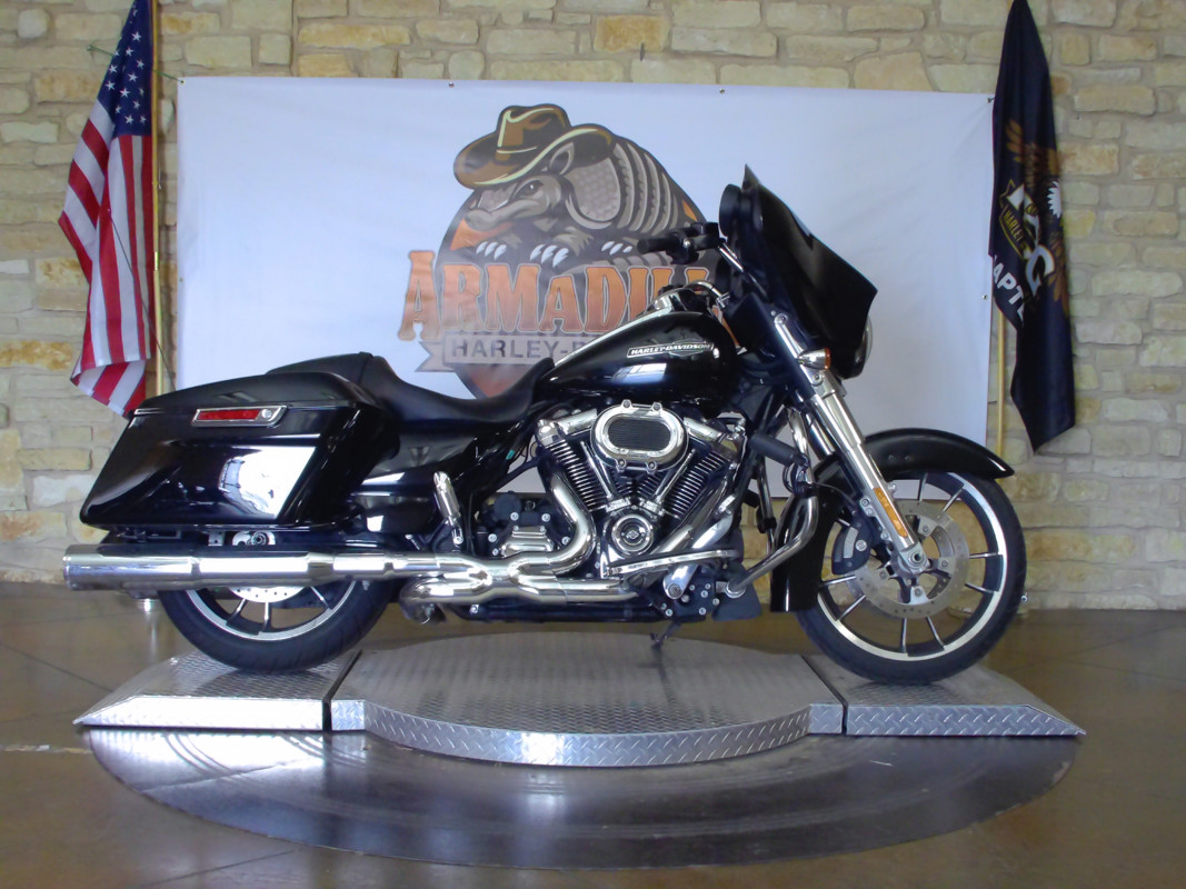 Street Glide®