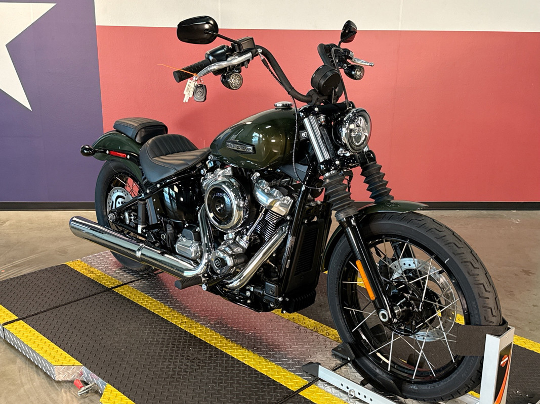 Street Bob®