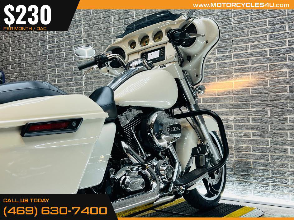 Street Glide®
