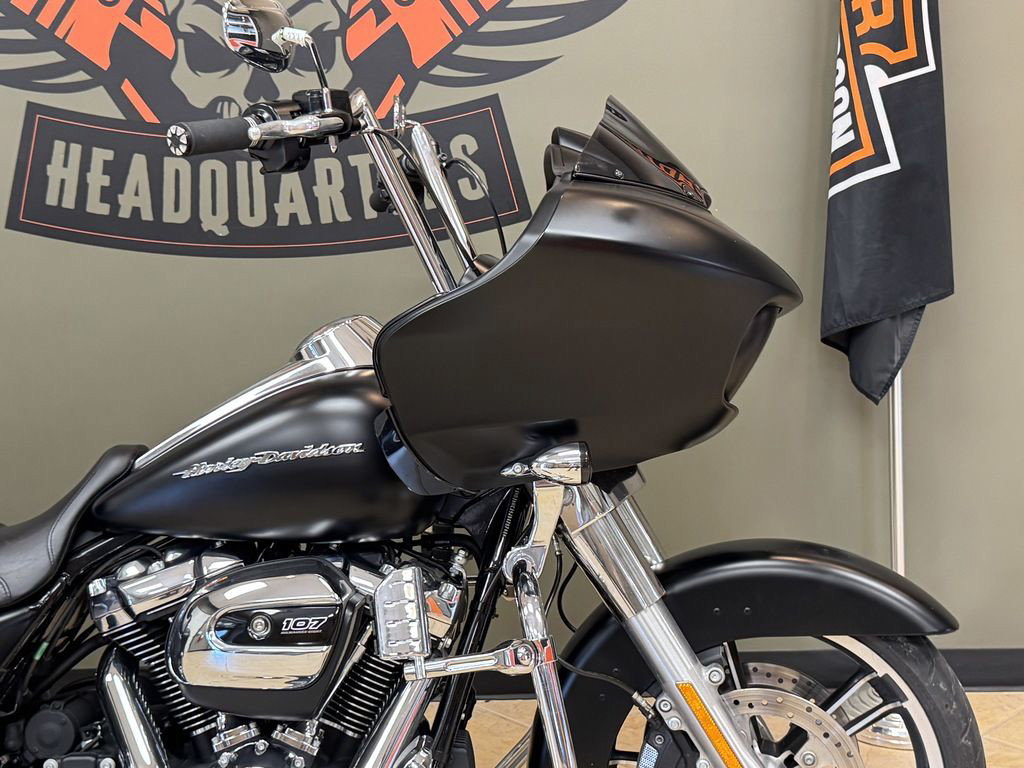 Road Glide®