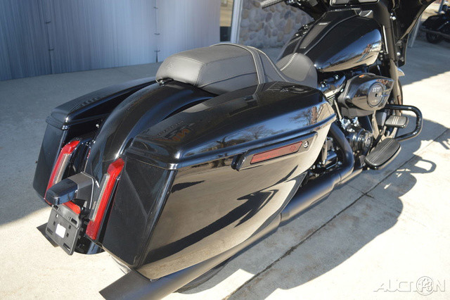 Street Glide®