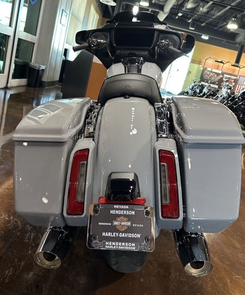 Street Glide®