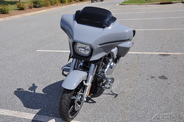 Street Glide®