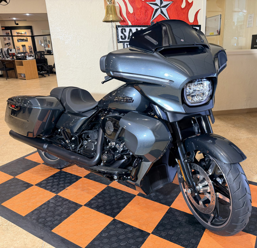 Street Glide®
