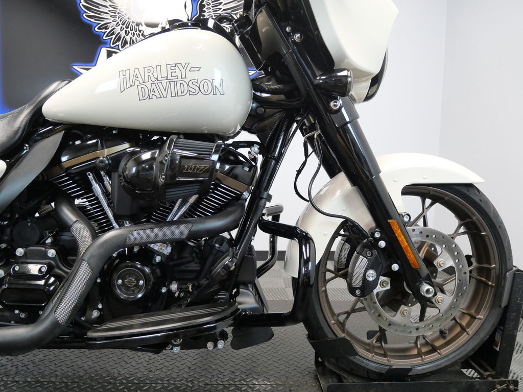 Street Glide® ST