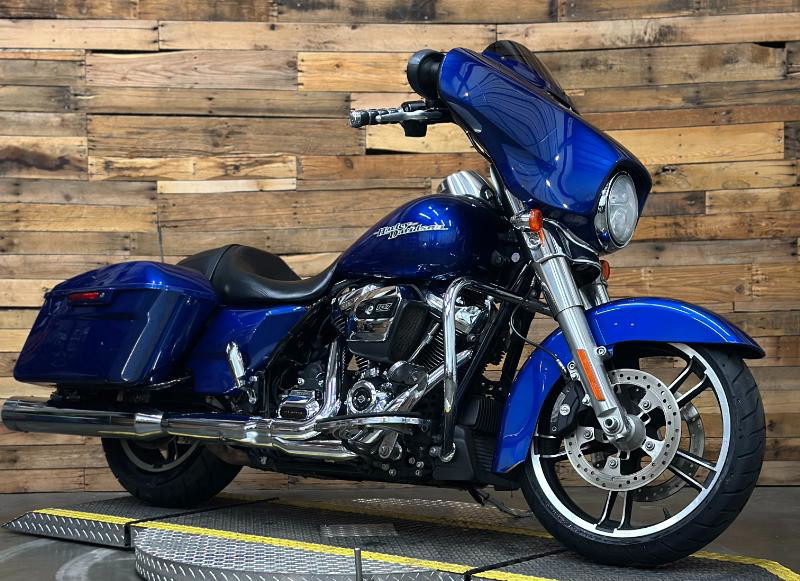 Street Glide®