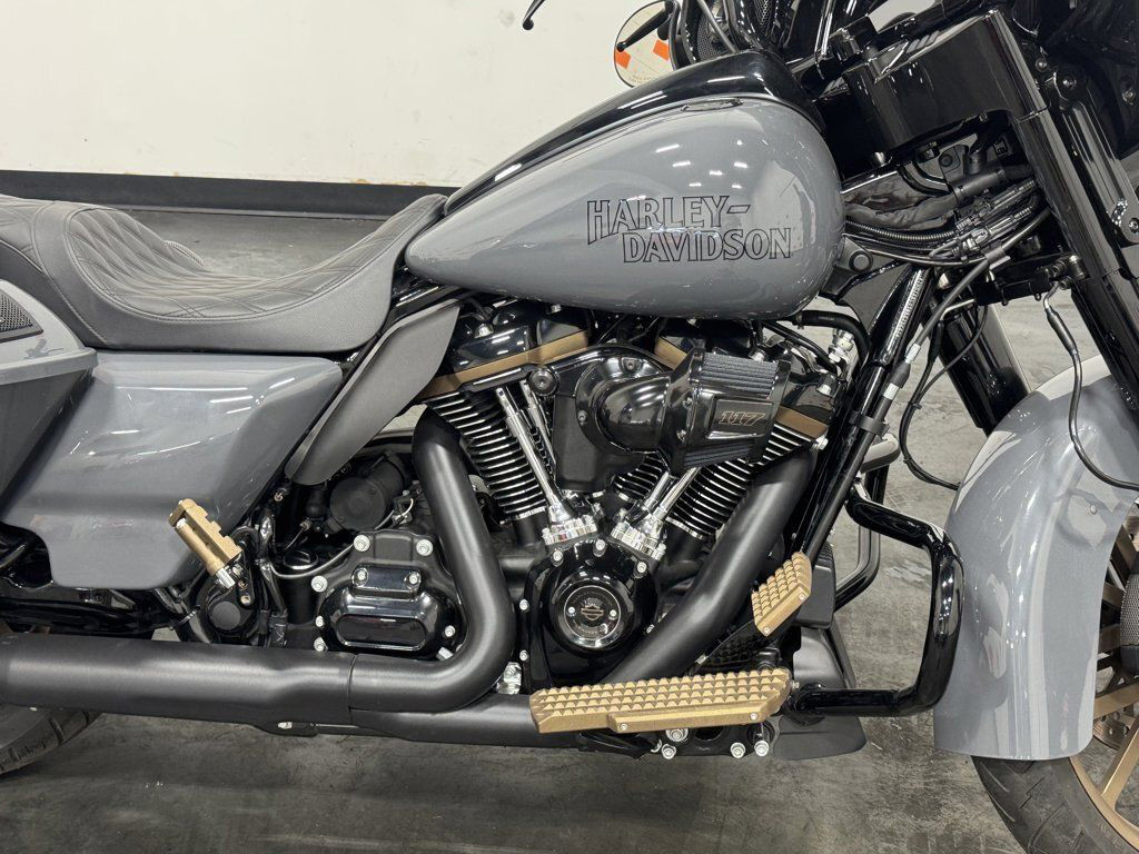 Street Glide® ST