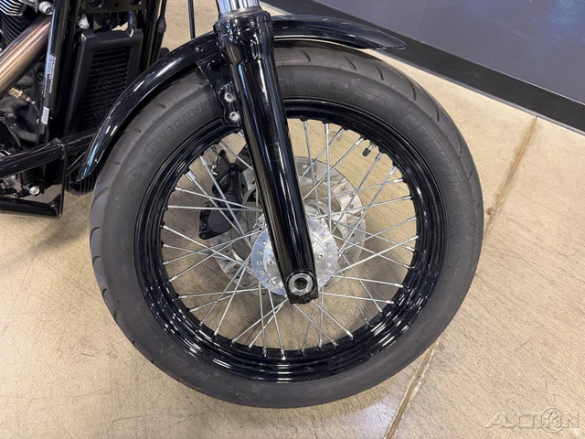 Softail® Street Bob®