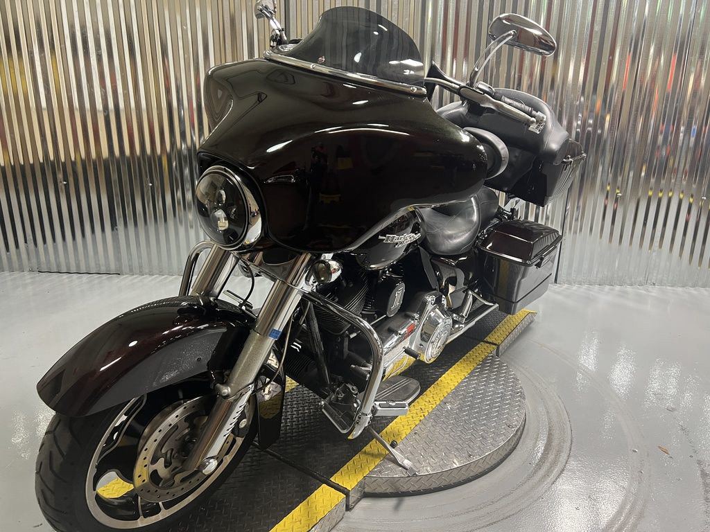 Street Glide®