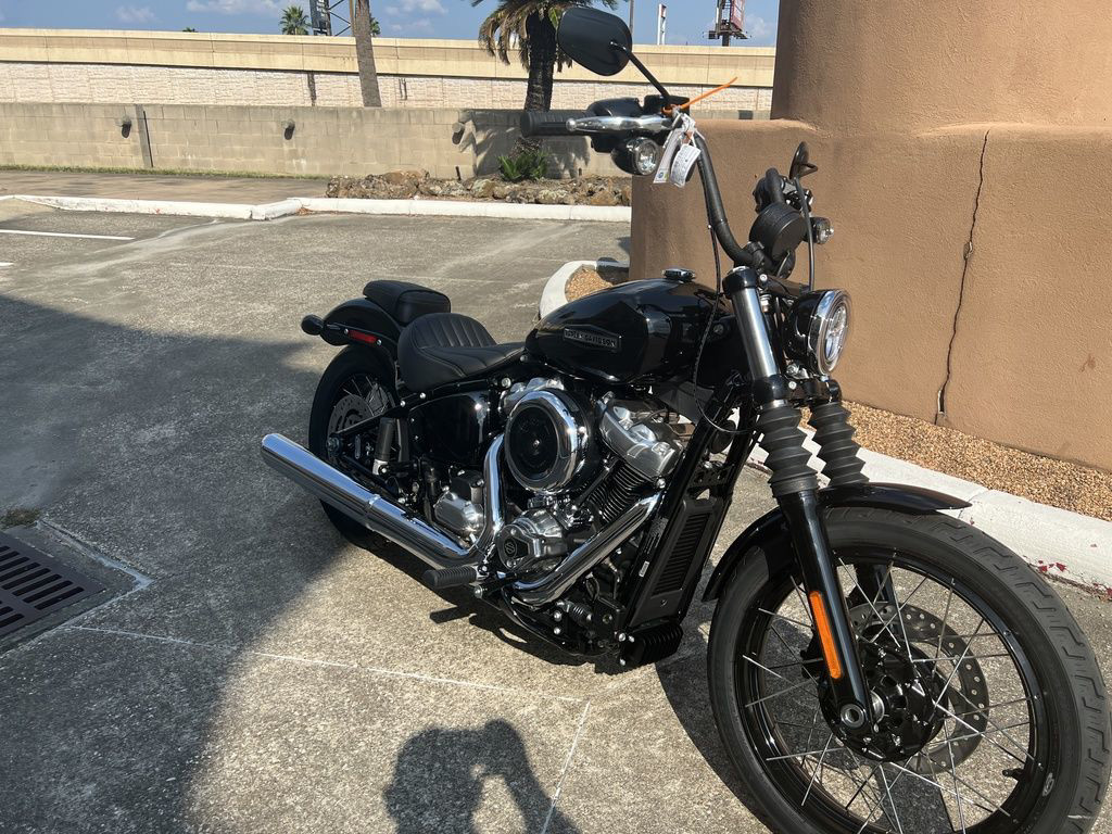Street Bob®