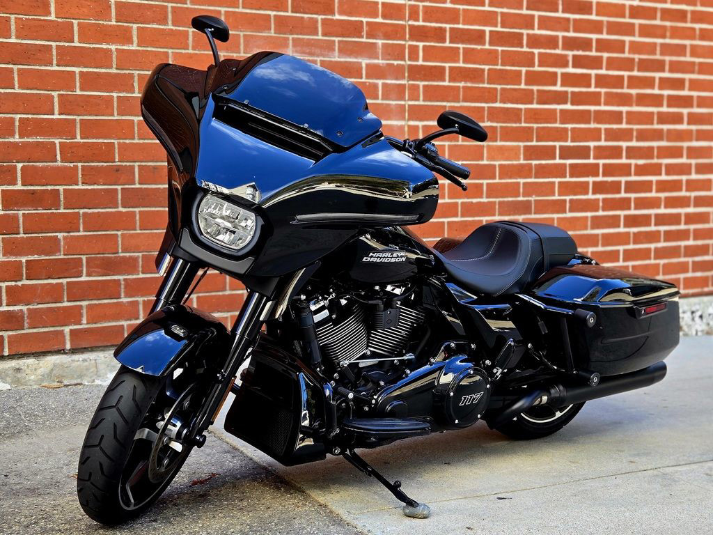 Street Glide®