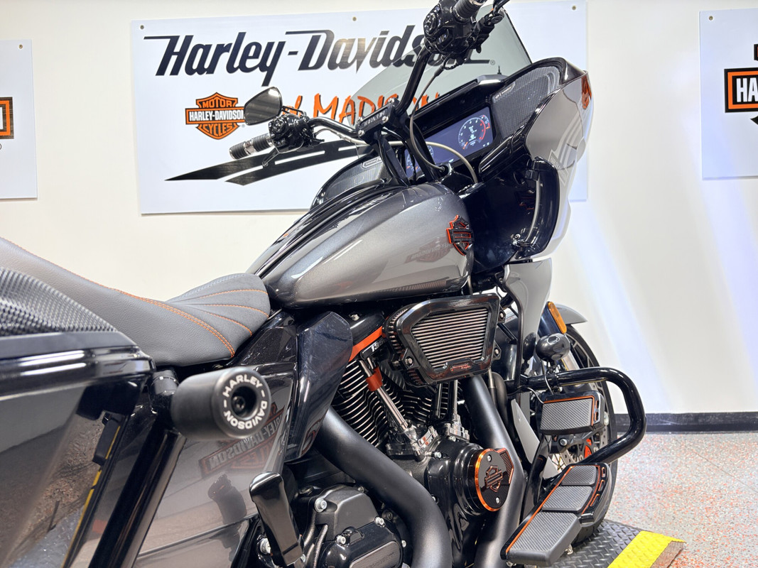 CVO® Road Glide®