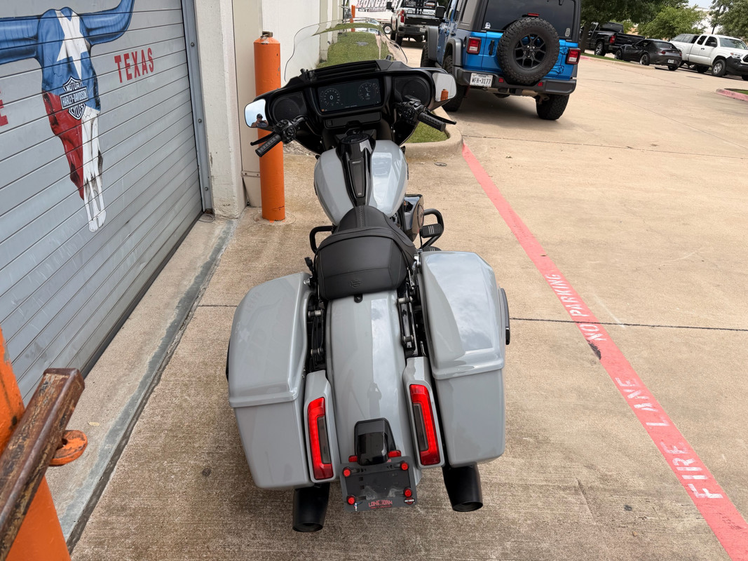 Street Glide®